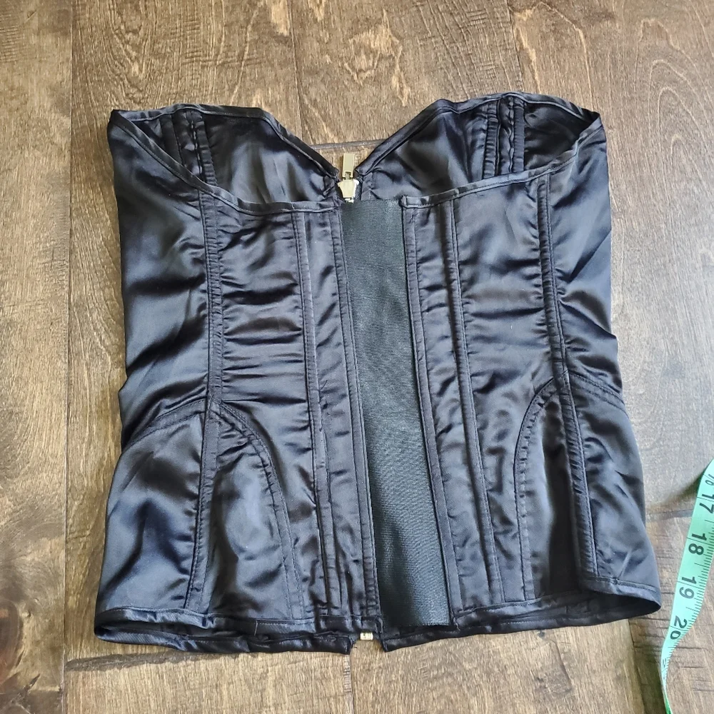 Missguided black corset - Picture 4 of 6